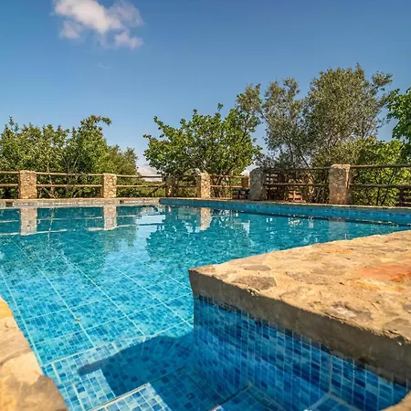 6 Bedroom Gorgeous In