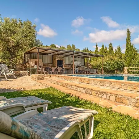 Σπίτι διακοπών In With House A Mountain View *
