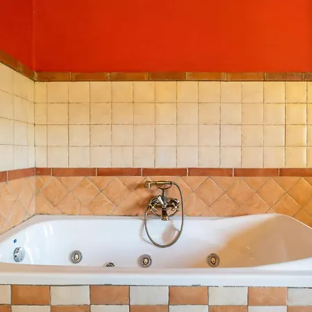 6 Bedroom Gorgeous In Сasa de vacaciones *