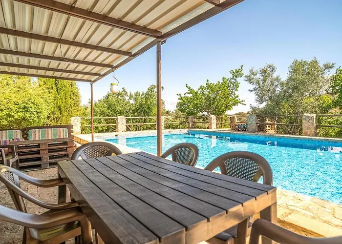 6 Bedroom Gorgeous In