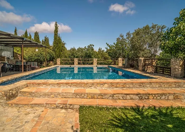 בית נופש 6 Bedroom Gorgeous In